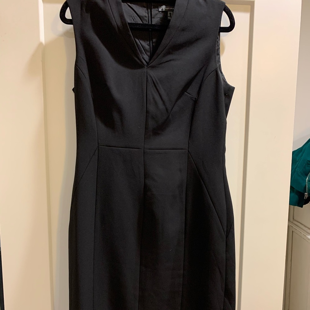 Black v neck dress